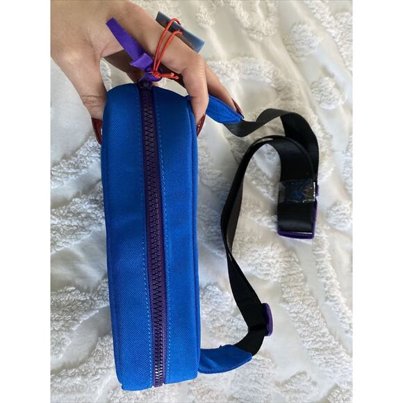 Fanny Pack /Crossbody Sling Contrast Zipper LEGO x Target Blue, Belt Bag - Picture 3 of 5